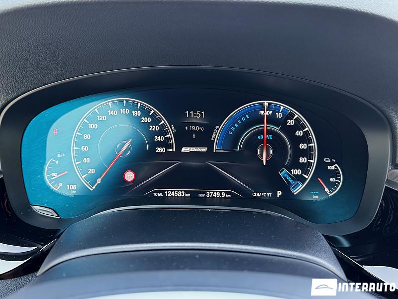 BMW 530e 11 bmw 530e 2019