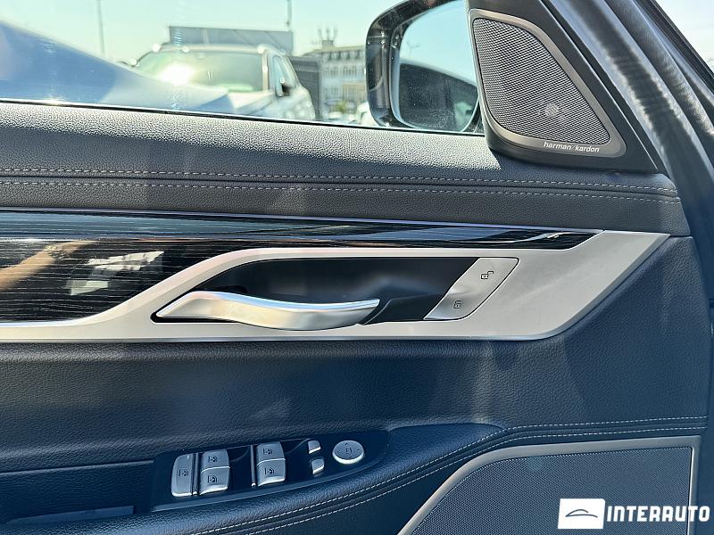 BMW 740e 26 bmw 740e 2017