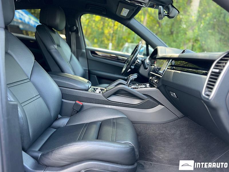 Porsche Cayenne Coupe 15 porsche cayenne coupe 2020