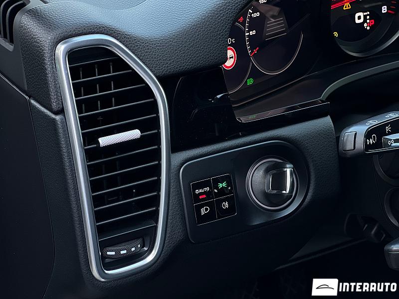 Porsche Cayenne Coupe 8 porsche cayenne coupe 2020