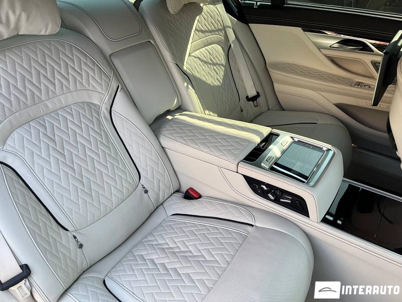 BMW 745e 19 bmw 745e 2020