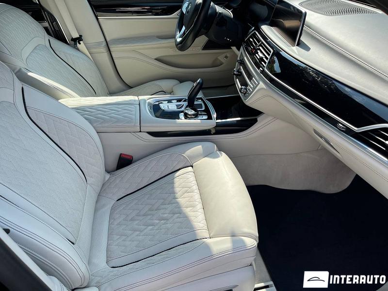 BMW 745e 8 bmw 745e 2020