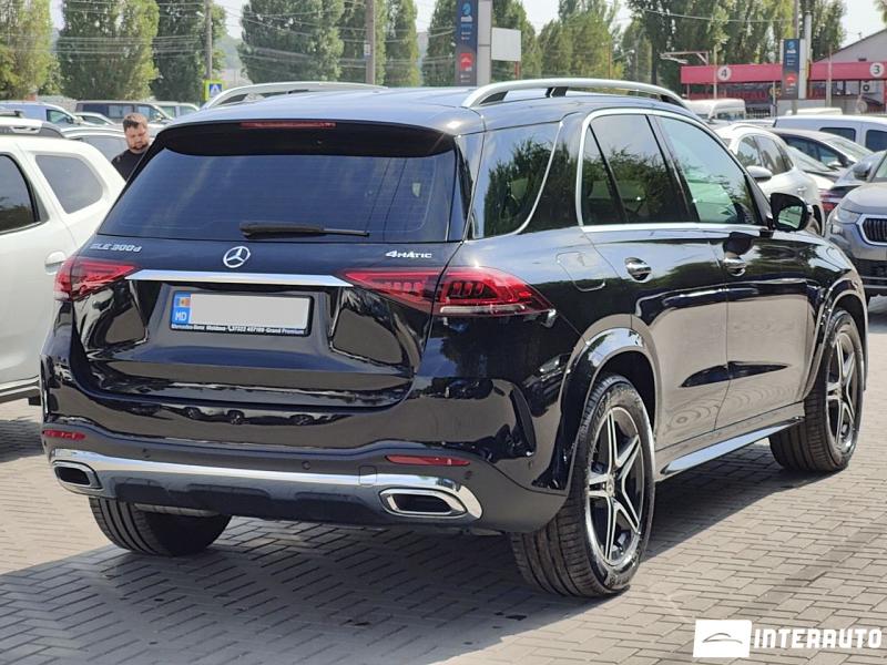 Mercedes GLE 300d 2 mercedes gle 300d 2022