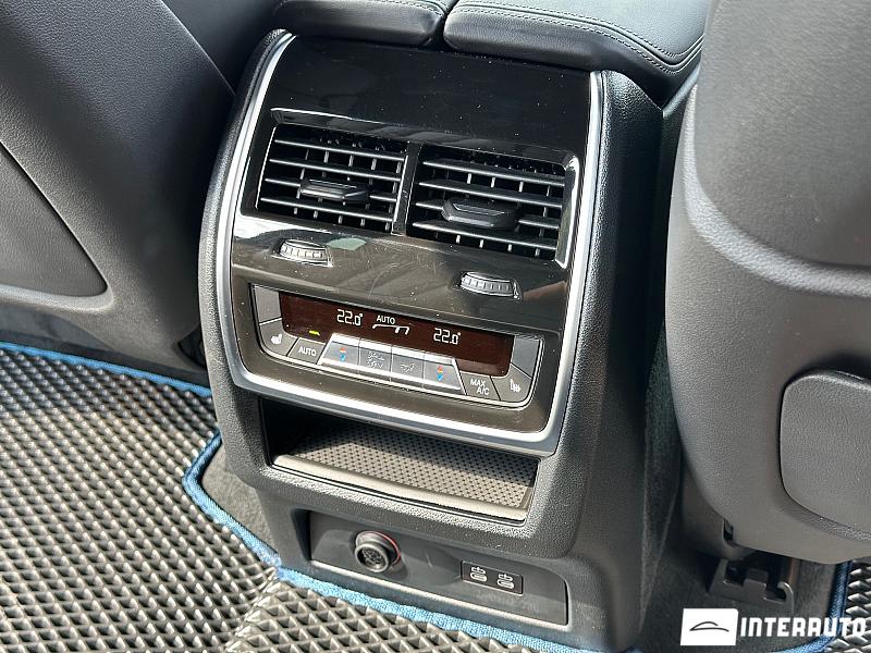 BMW X7 4.0d 12 bmw x7 4.0d 2023