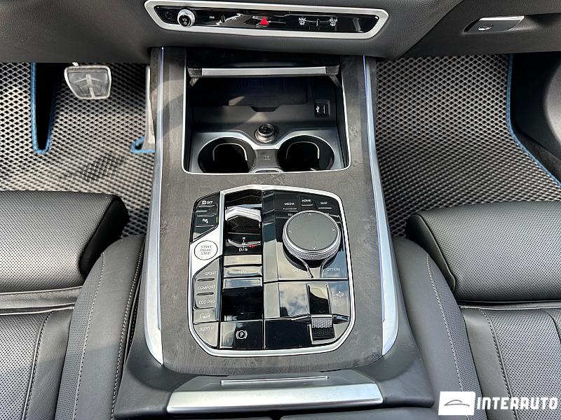 BMW X7 4.0d 18 bmw x7 4.0d 2023