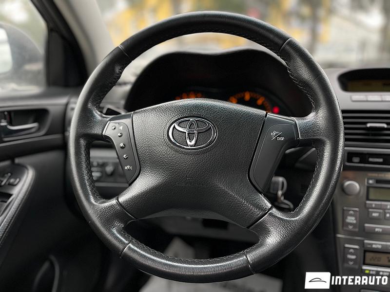 Toyota Avensis 10 toyota avensis 2004