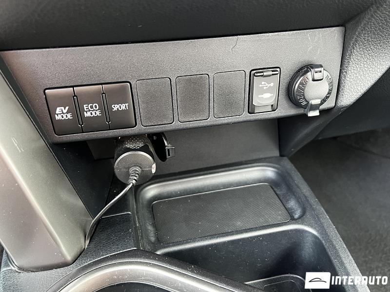 Toyota Rav-4 14 toyota rav-4 2016