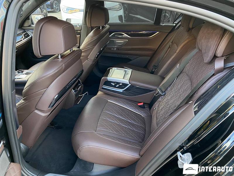 BMW 750 25 bmw 750 2020