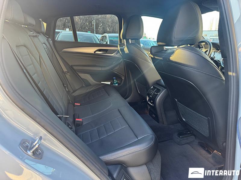 BMW X4 M4.0i 8 bmw x4 m4.0i 2021