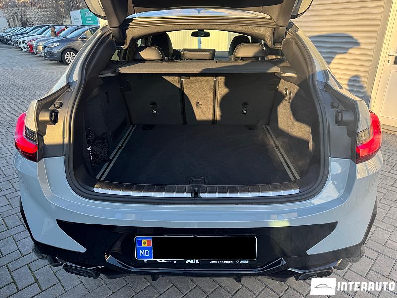 BMW X4 M4.0i 18 bmw x4 m4.0i 2021