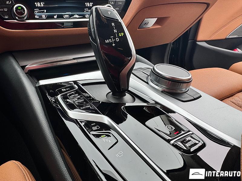 BMW 530e 13 bmw 530e 2021