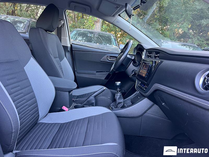 Toyota Auris 12 toyota auris 2015