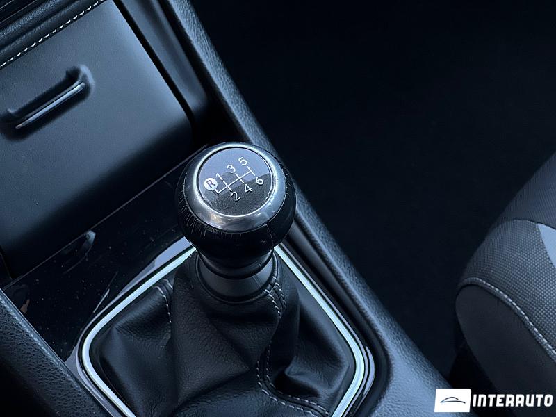 Toyota Auris 11 toyota auris 2015