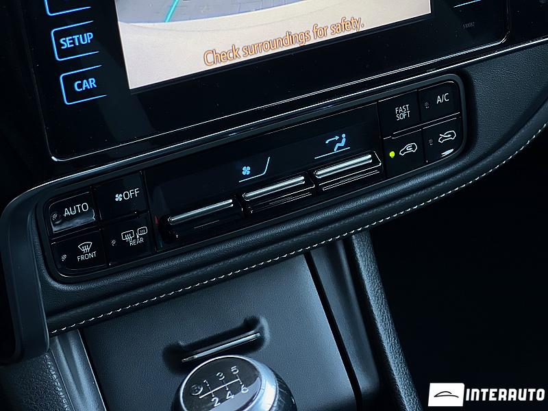 Toyota Auris 10 toyota auris 2015