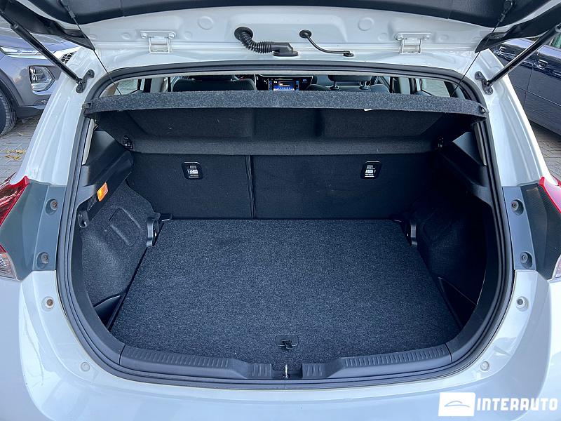 Toyota Auris 16 toyota auris 2015