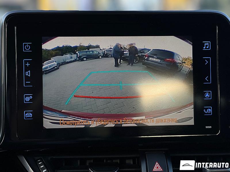 Toyota C-HR 12 toyota c-hr 2019