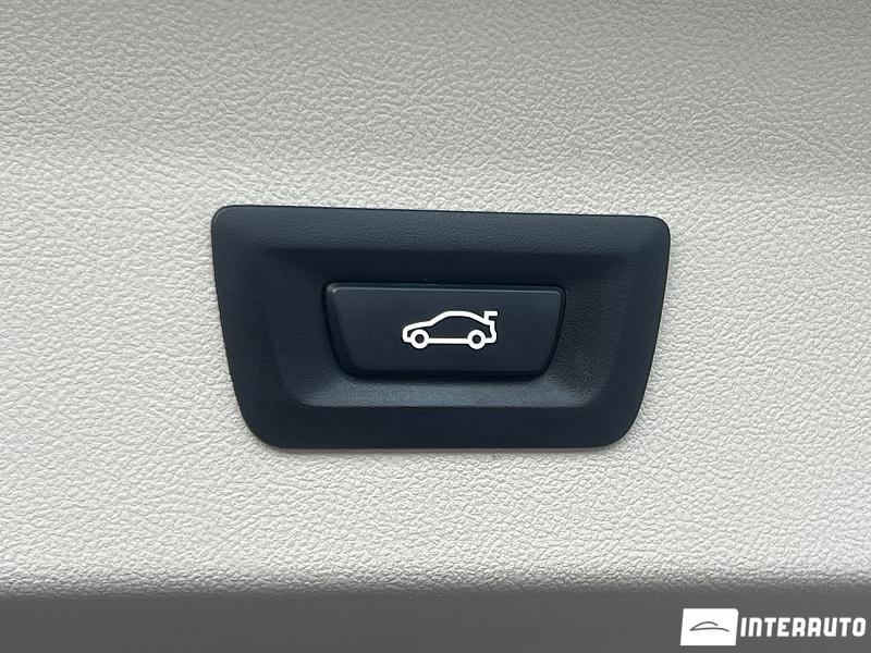 BMW X4 2.0D 19 bmw x4 2.0d 2021