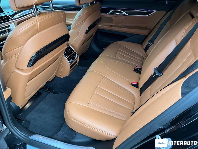 BMW 740 17 bmw 740 2022