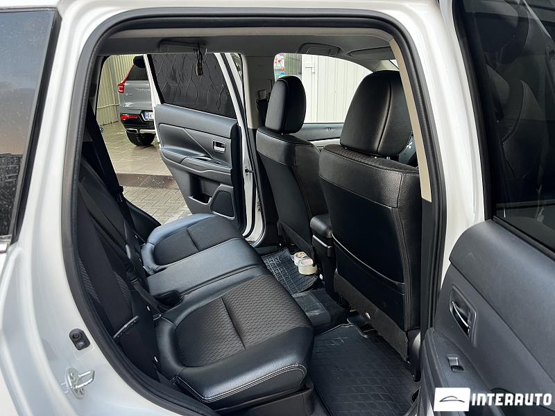 Mitsubishi Outlander 12 mitsubishi outlander 2014