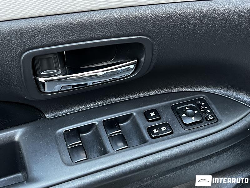 Mitsubishi Outlander 16 mitsubishi outlander 2014