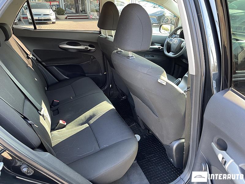 Toyota Auris 12 toyota auris 2011