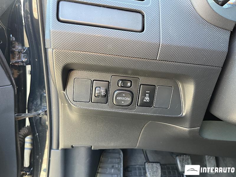 Toyota Auris 6 toyota auris 2011