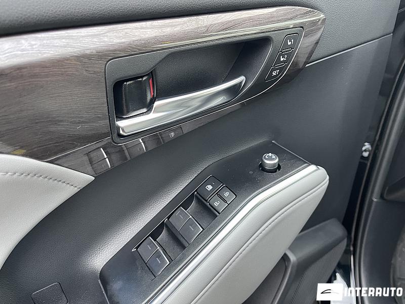 Toyota Highlander 8 toyota highlander 2022