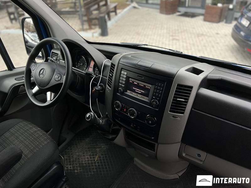 Mercedes Sprinter 8 mercedes sprinter 2017