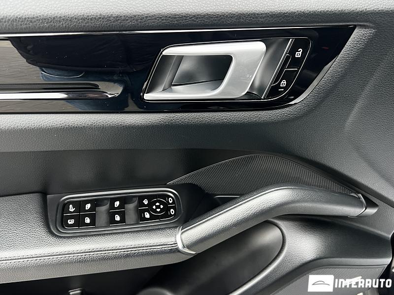 Porsche Cayenne E-Hybrid 17 porsche cayenne e-hybrid 2019