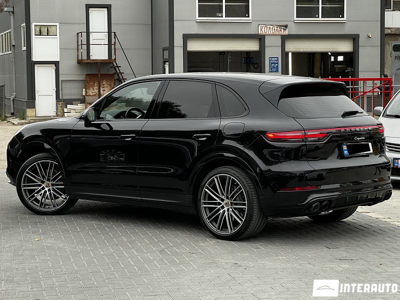 Porsche Cayenne E-Hybrid 4 porsche cayenne e-hybrid 2019