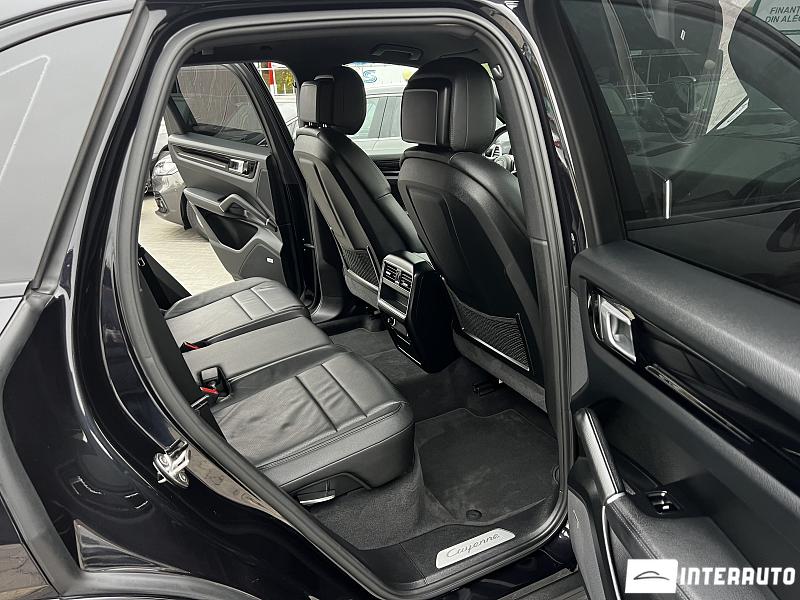 Porsche Cayenne E-Hybrid 19 porsche cayenne e-hybrid 2019