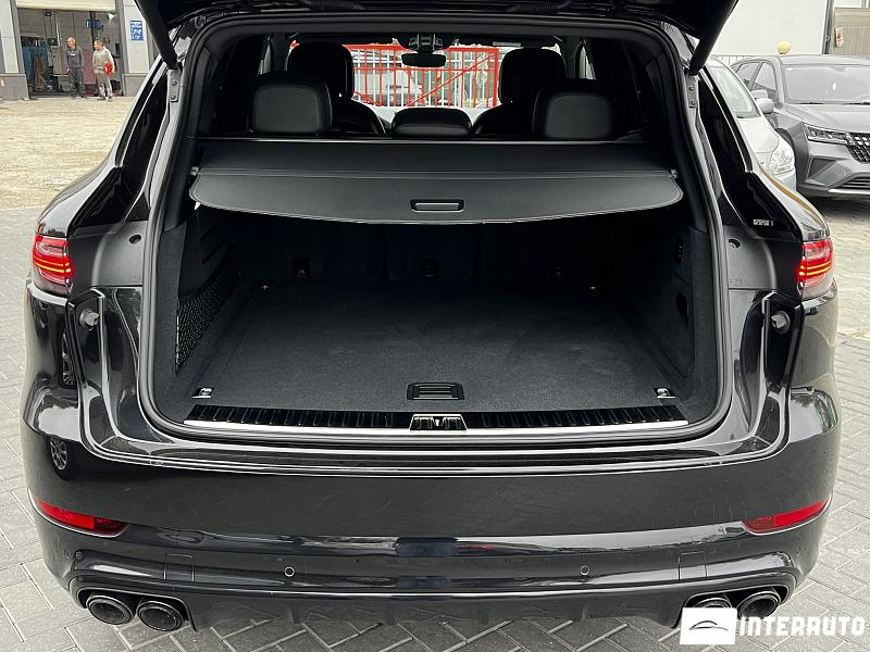 Porsche Cayenne E-Hybrid 20 porsche cayenne e-hybrid 2019