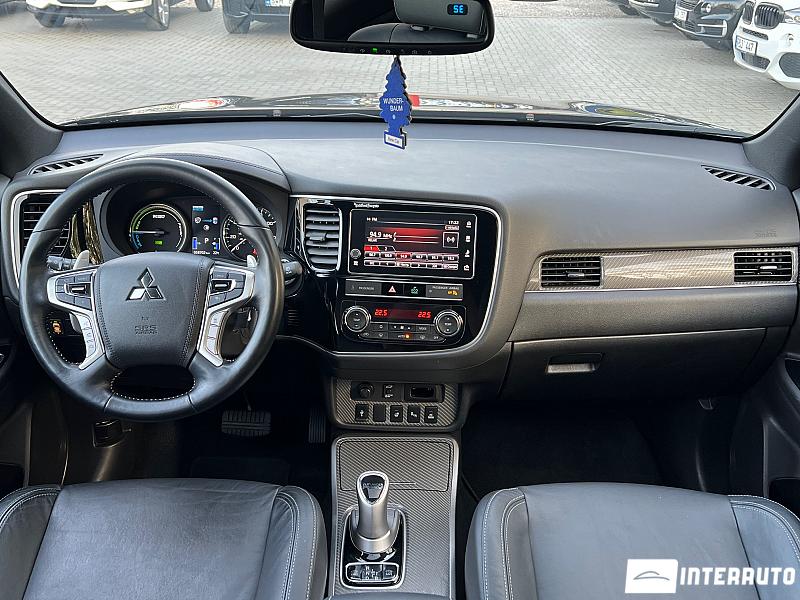 Mitsubishi Outlander 9 mitsubishi outlander 2019