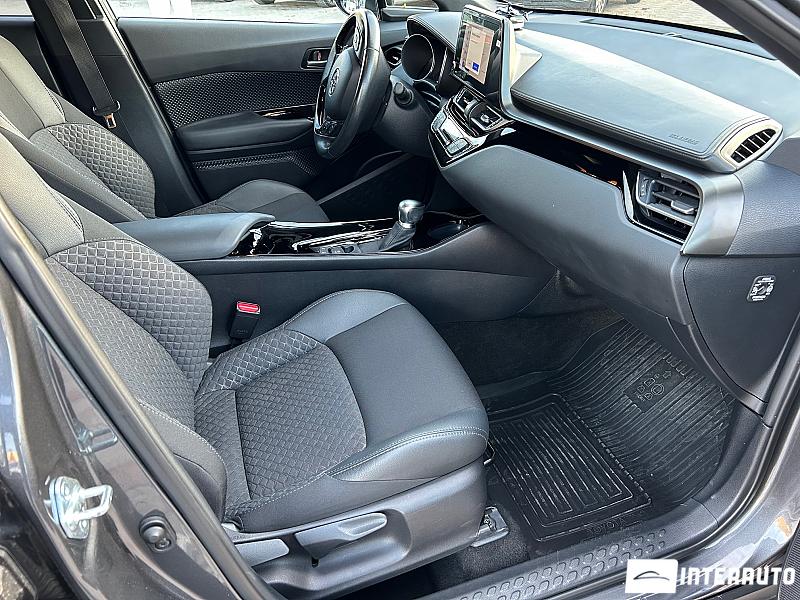 Toyota C-HR 15 toyota c-hr 2022