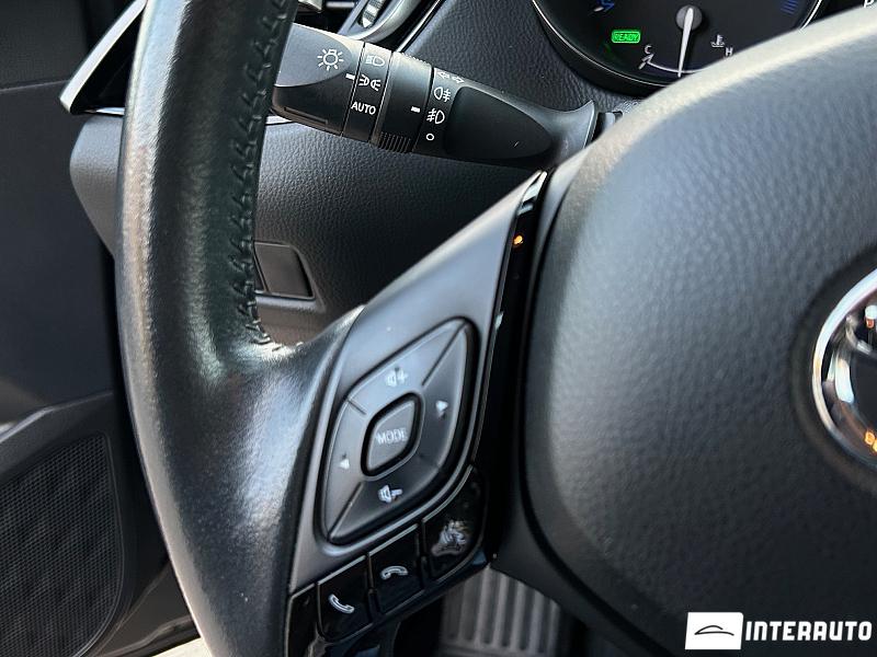 Toyota C-HR 10 toyota c-hr 2022