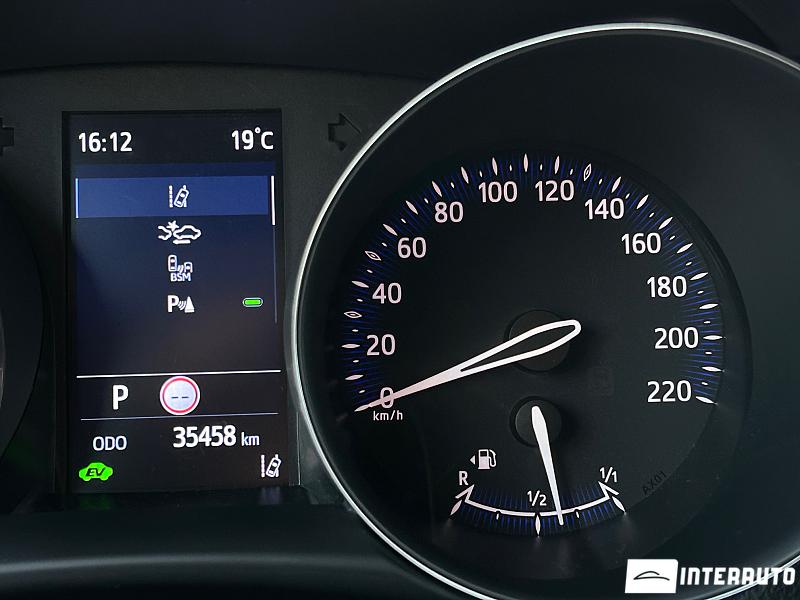 Toyota C-HR 12 toyota c-hr 2022