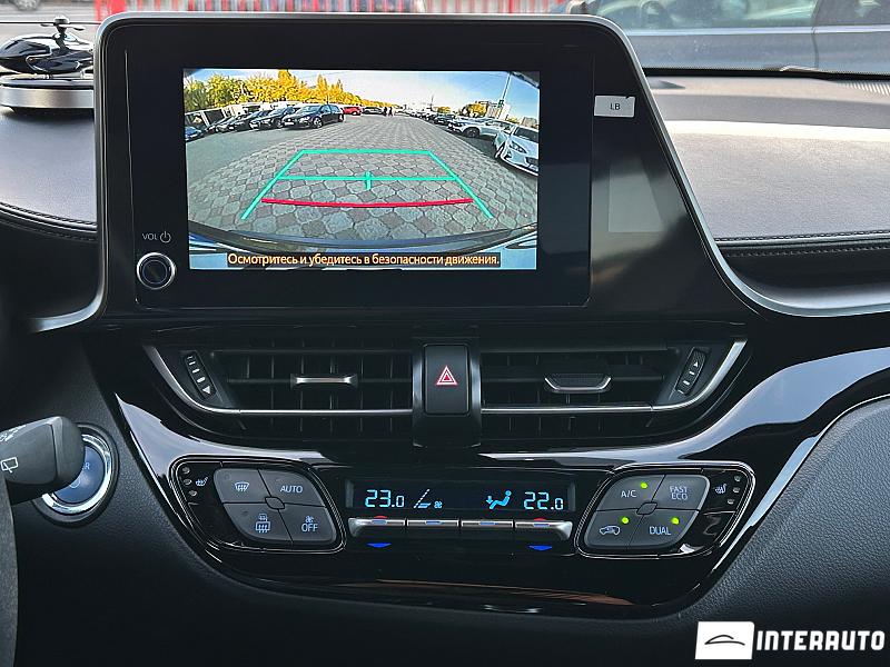 Toyota C-HR 13 toyota c-hr 2022