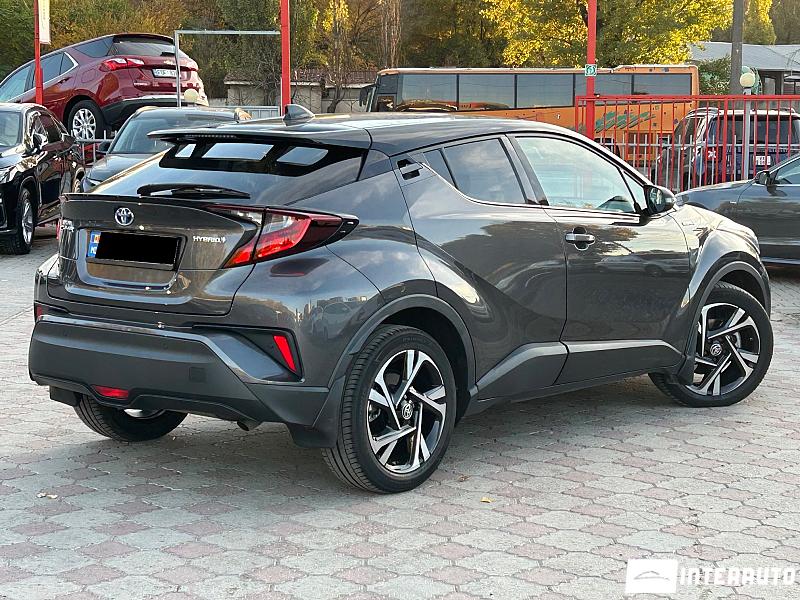 Toyota C-HR 3 toyota c-hr 2022