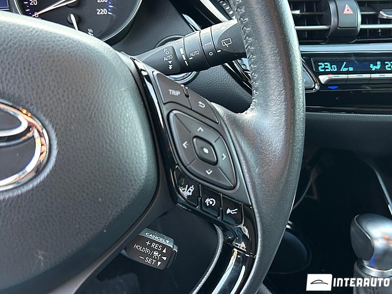 Toyota C-HR 11 toyota c-hr 2022