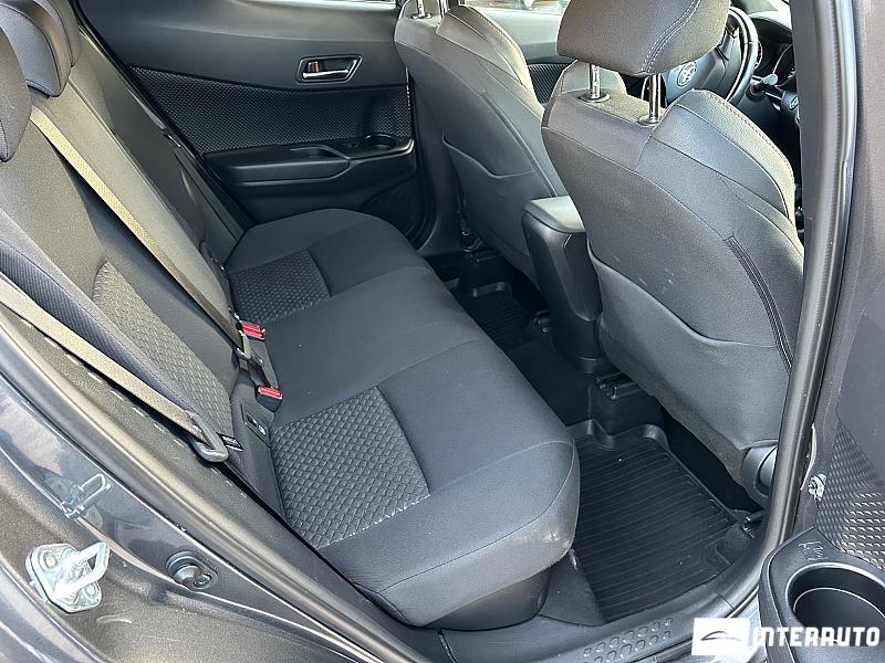 Toyota C-HR 17 toyota c-hr 2022