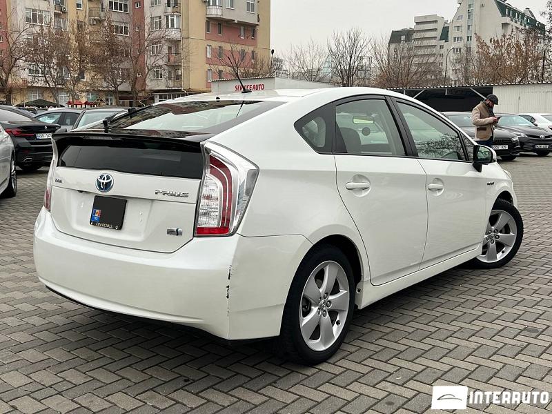 Toyota Prius 2 toyota prius 2012