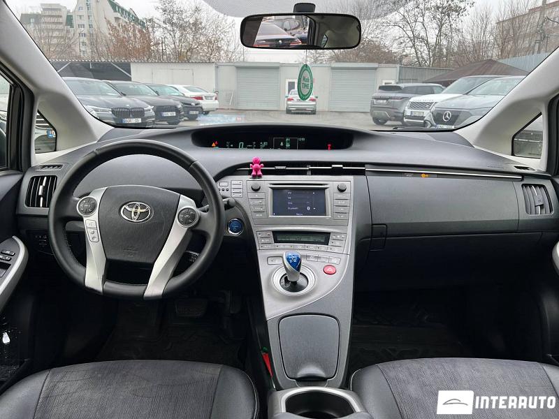 Toyota Prius 7 toyota prius 2012