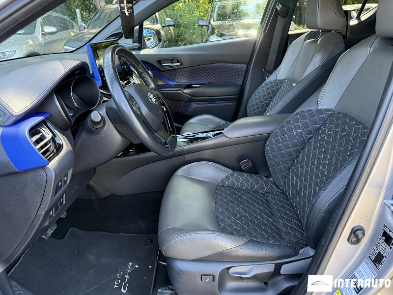 Toyota C-HR 8 toyota c-hr 2017