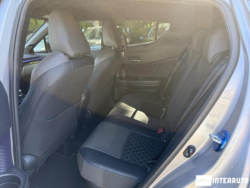 Toyota C-HR 18 toyota c-hr 2017