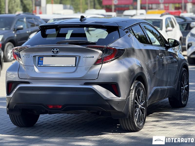 Toyota C-HR 2 toyota c-hr 2017