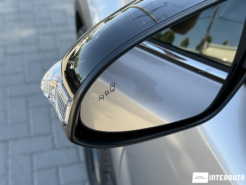 Toyota C-HR 6 toyota c-hr 2017