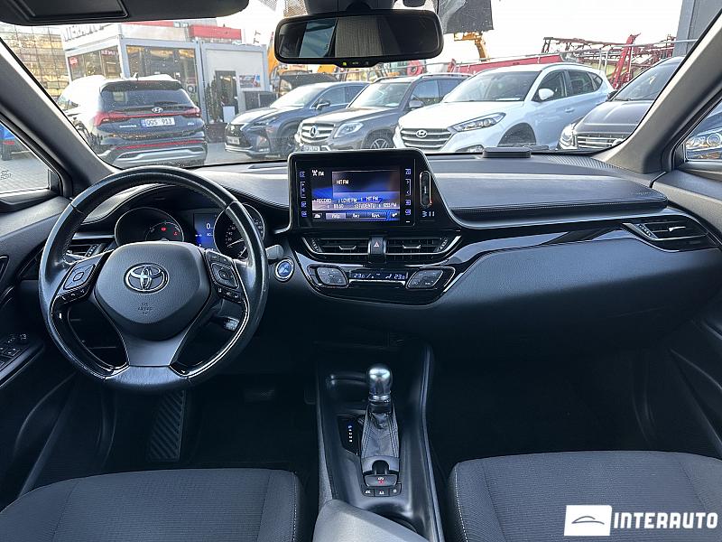 Toyota C-HR 6 toyota c-hr 2017