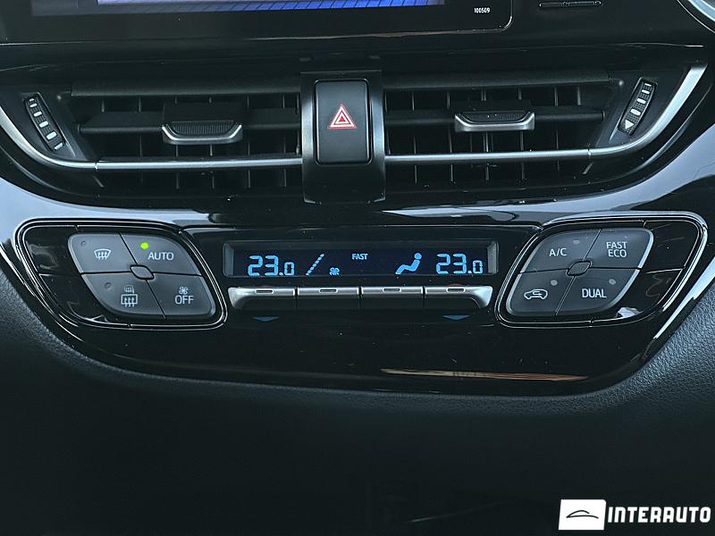 Toyota C-HR 12 toyota c-hr 2017