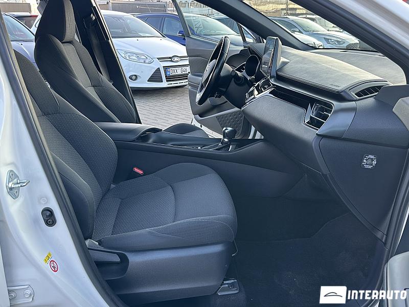 Toyota C-HR 16 toyota c-hr 2017