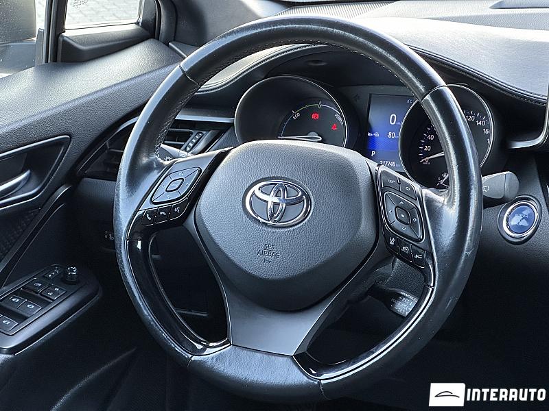 Toyota C-HR 7 toyota c-hr 2017